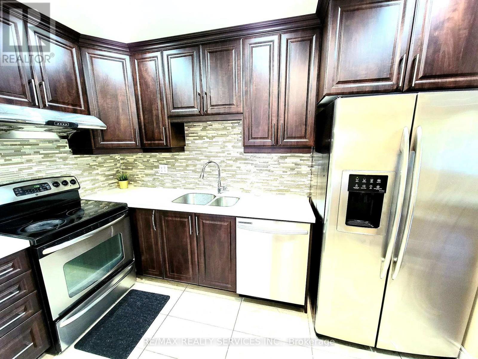 9 Bruce Beer Drive, Brampton (Madoc), Ontario  L6V 2W7 - Photo 7 - W13093678