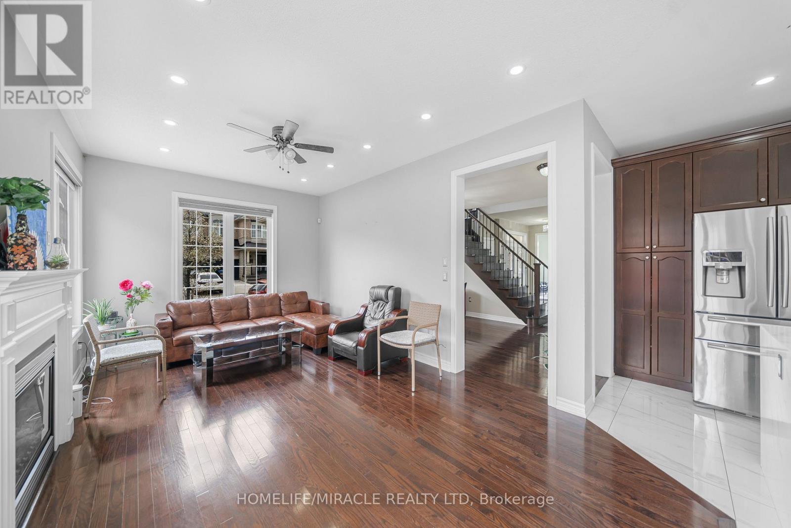 9 Berryfield Way, Brampton (Sandringham-Wellington), Ontario  L6R 0Y3 - Photo 10 - W13093698