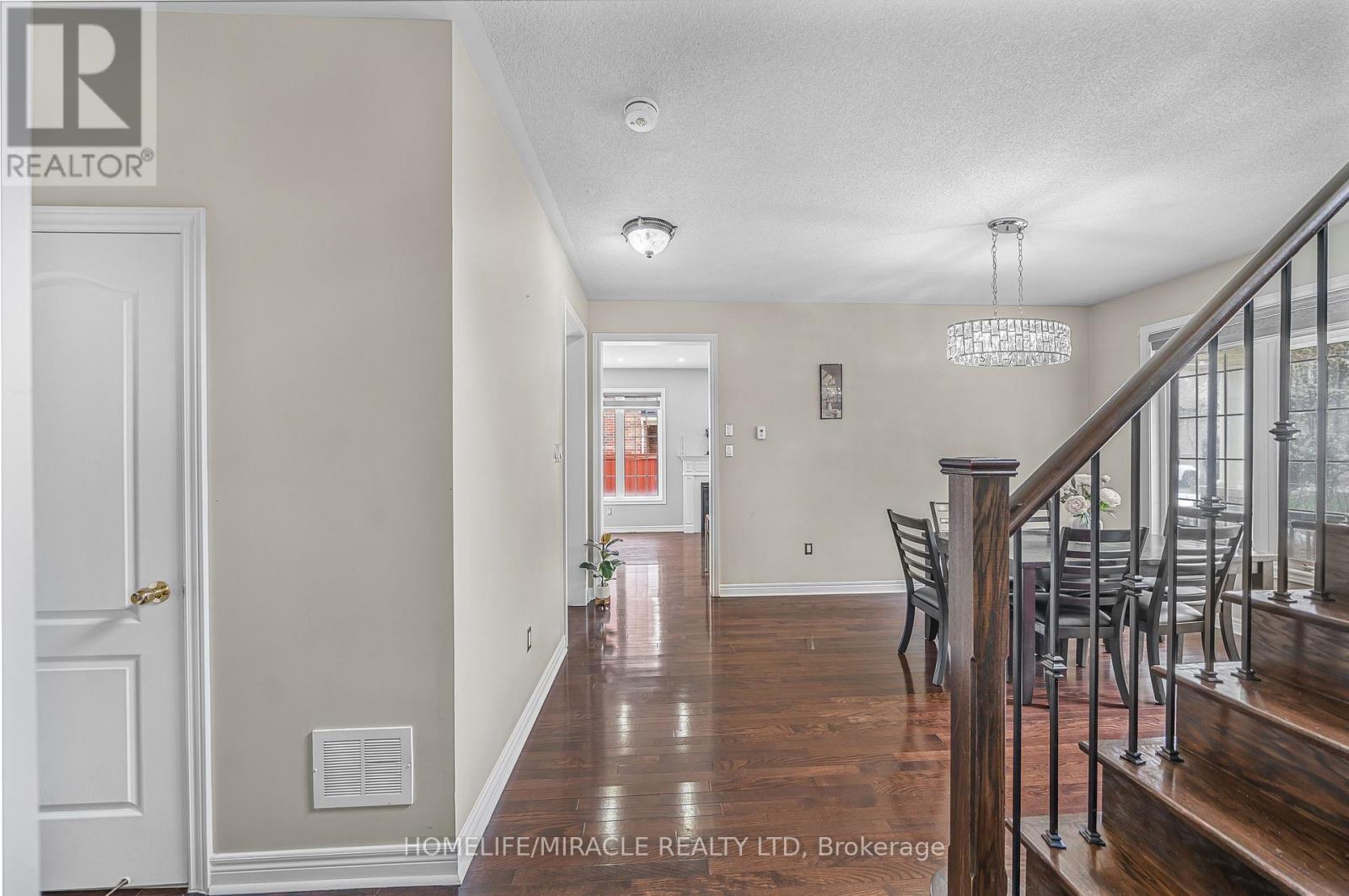 9 Berryfield Way, Brampton (Sandringham-Wellington), Ontario  L6R 0Y3 - Photo 17 - W13093698