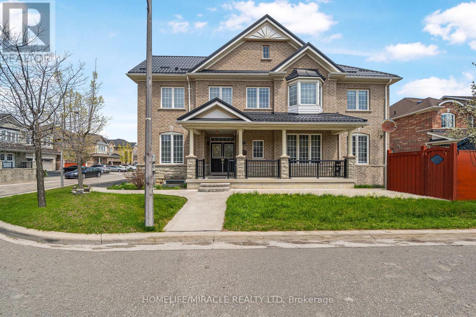 9 Berryfield Way, Brampton (Sandringham-Wellington), Ontario  L6R 0Y3 - Photo 3 - W13093698