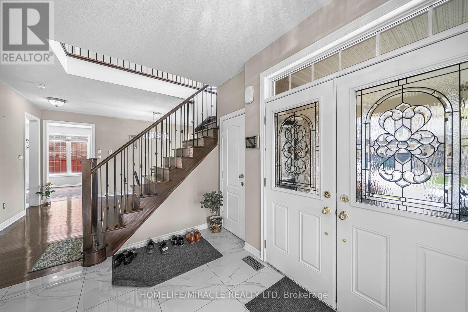 9 Berryfield Way, Brampton (Sandringham-Wellington), Ontario  L6R 0Y3 - Photo 8 - W13093698