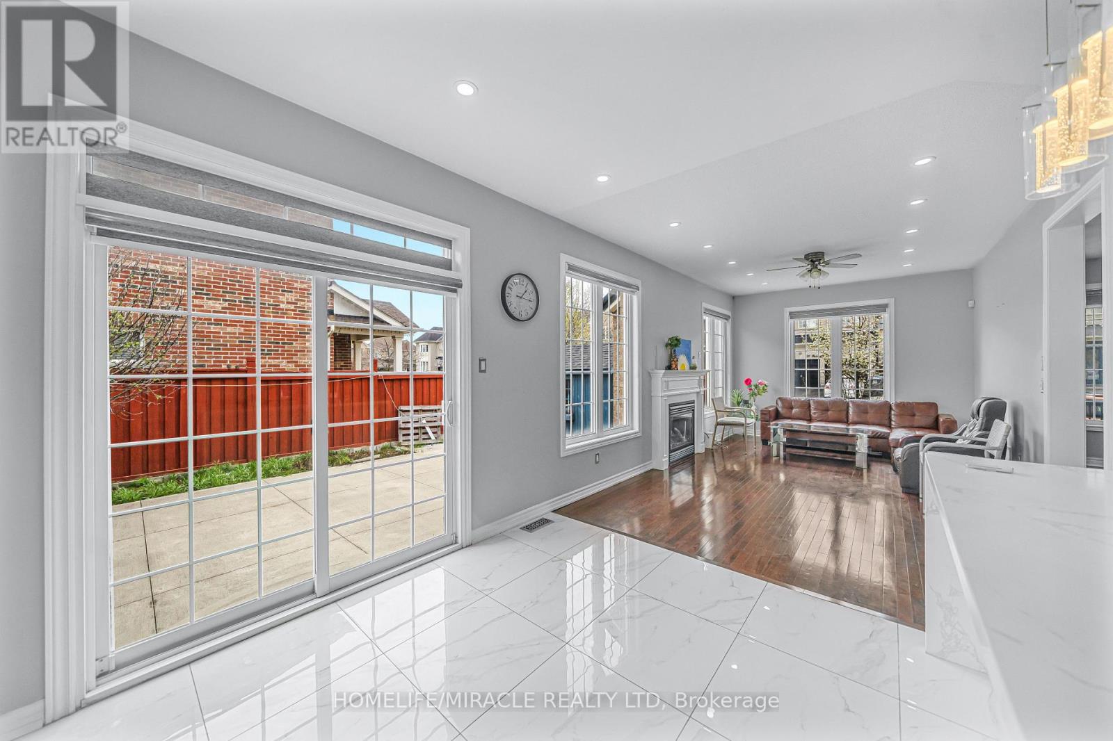 9 Berryfield Way, Brampton (Sandringham-Wellington), Ontario  L6R 0Y3 - Photo 9 - W13093698
