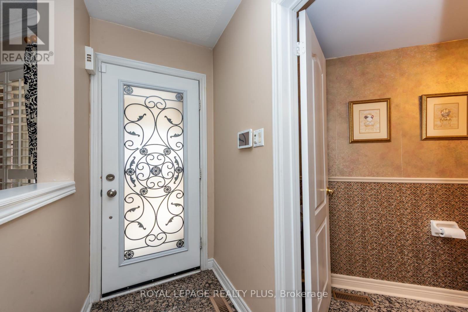 6943 Buttle Station Place, Mississauga, Ontario  L5W 1B8 - Photo 2 - W13093712