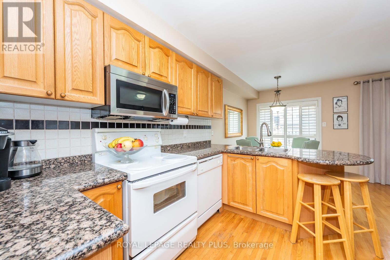 6943 Buttle Station Place, Mississauga, Ontario  L5W 1B8 - Photo 9 - W13093712