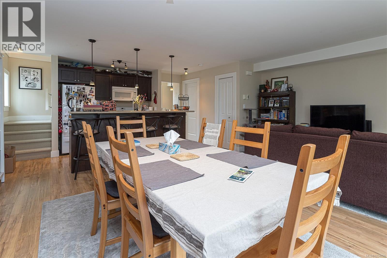 1-5 1044 Hillside Ave, Victoria, British Columbia  V8T 2A5 - Photo 8 - 1034826