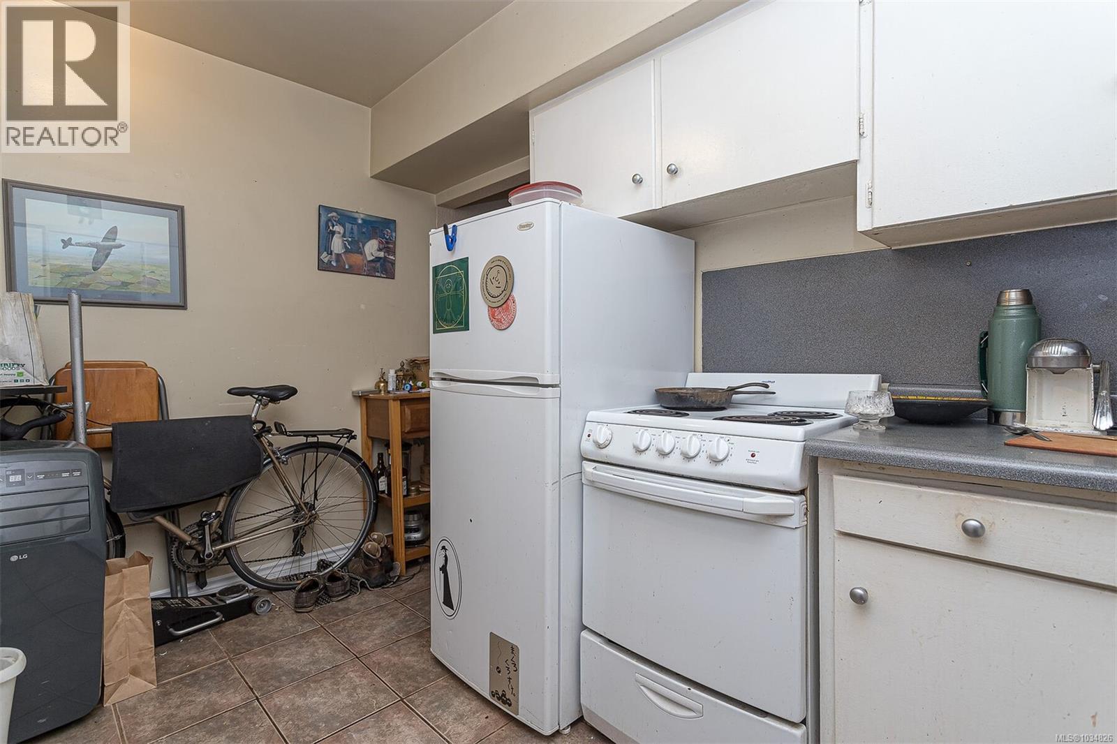 1-5 1044 Hillside Ave, Victoria, British Columbia  V8T 2A5 - Photo 34 - 1034826