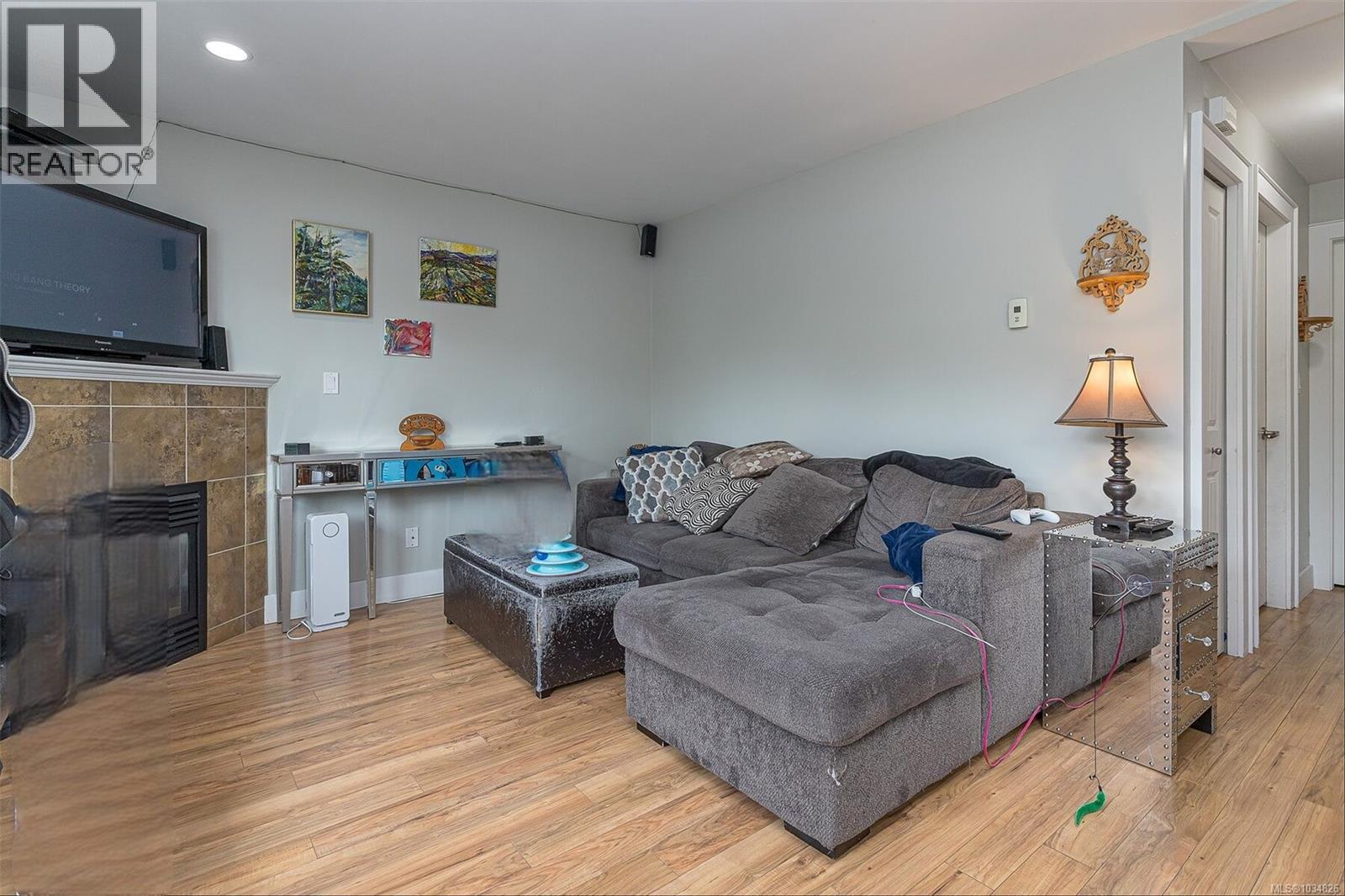 1-5 1044 Hillside Ave, Victoria, British Columbia  V8T 2A5 - Photo 19 - 1034826