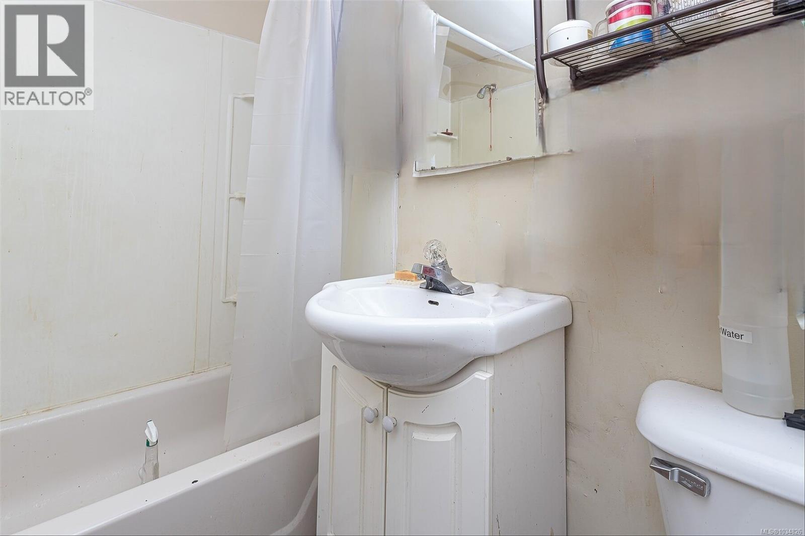1-5 1044 Hillside Ave, Victoria, British Columbia  V8T 2A5 - Photo 38 - 1034826