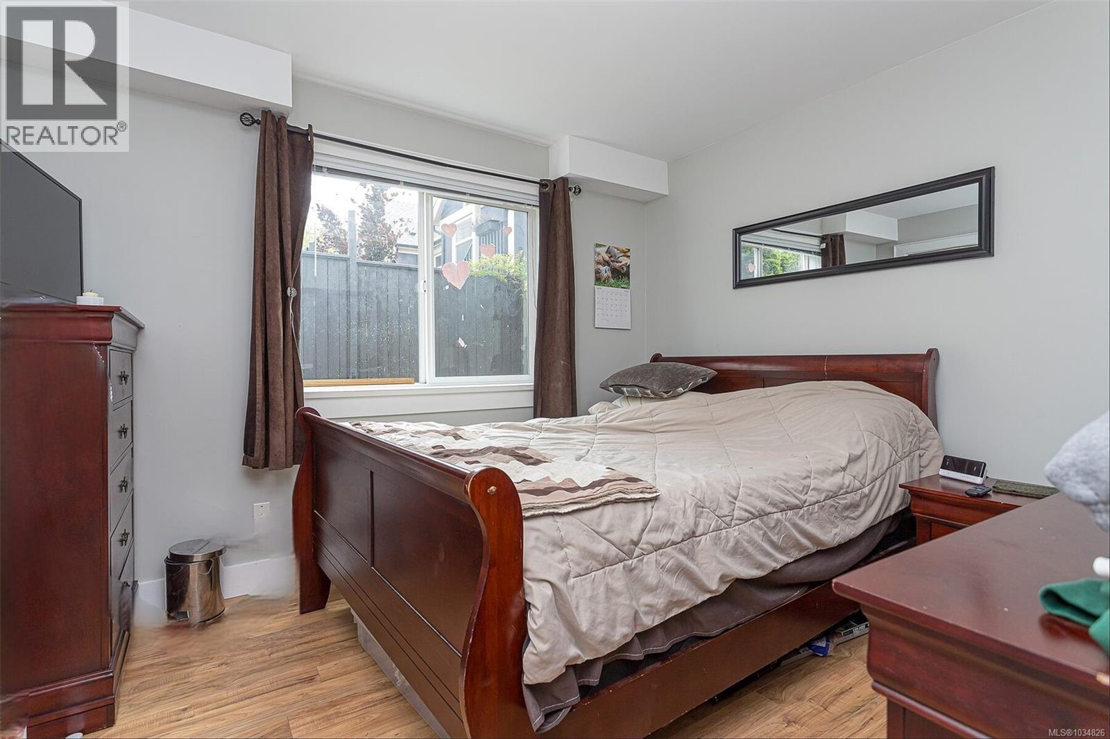 1-5 1044 Hillside Ave, Victoria, British Columbia  V8T 2A5 - Photo 23 - 1034826