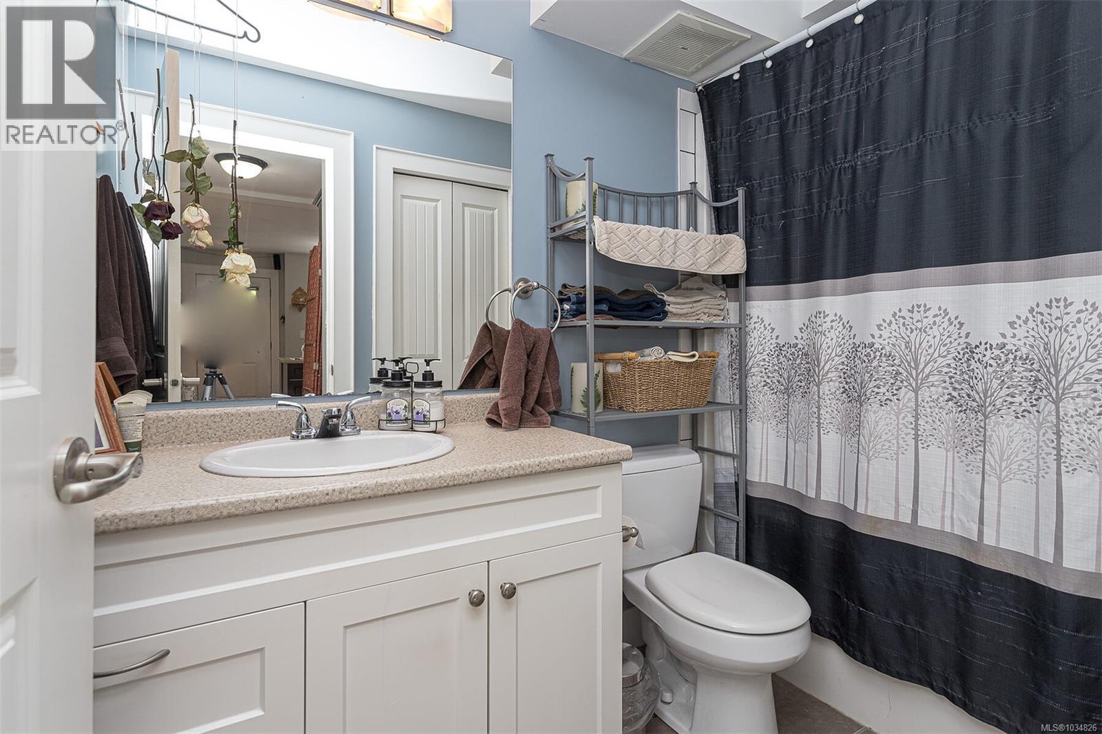 1-5 1044 Hillside Ave, Victoria, British Columbia  V8T 2A5 - Photo 24 - 1034826
