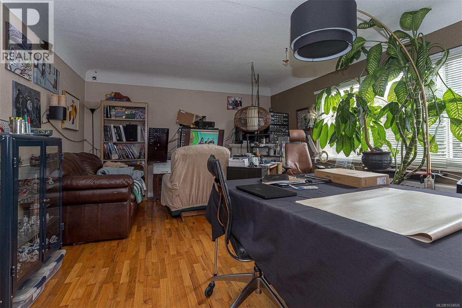 1-5 1044 Hillside Ave, Victoria, British Columbia  V8T 2A5 - Photo 45 - 1034826