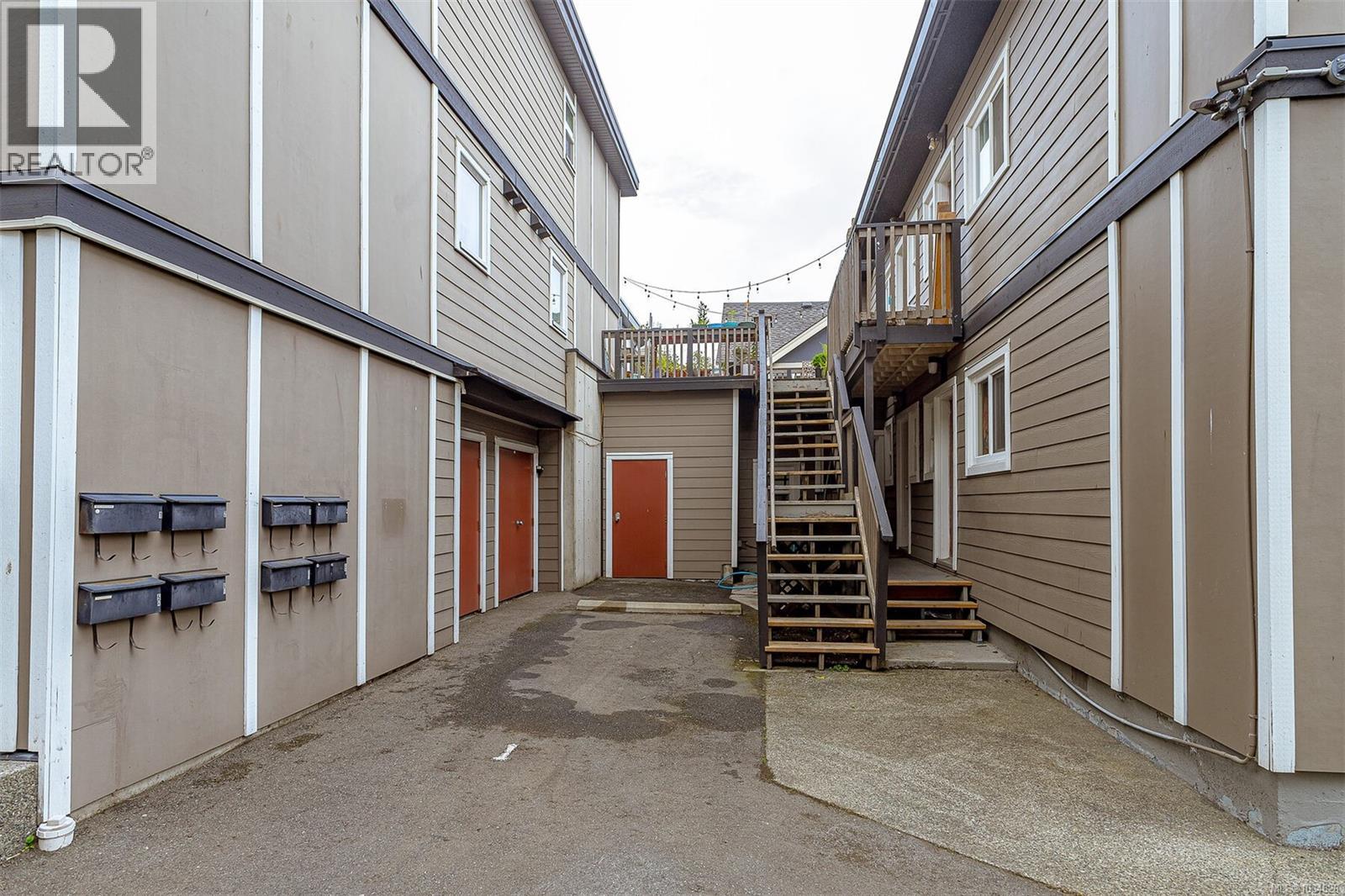 1-5 1044 Hillside Ave, Victoria, British Columbia  V8T 2A5 - Photo 62 - 1034826