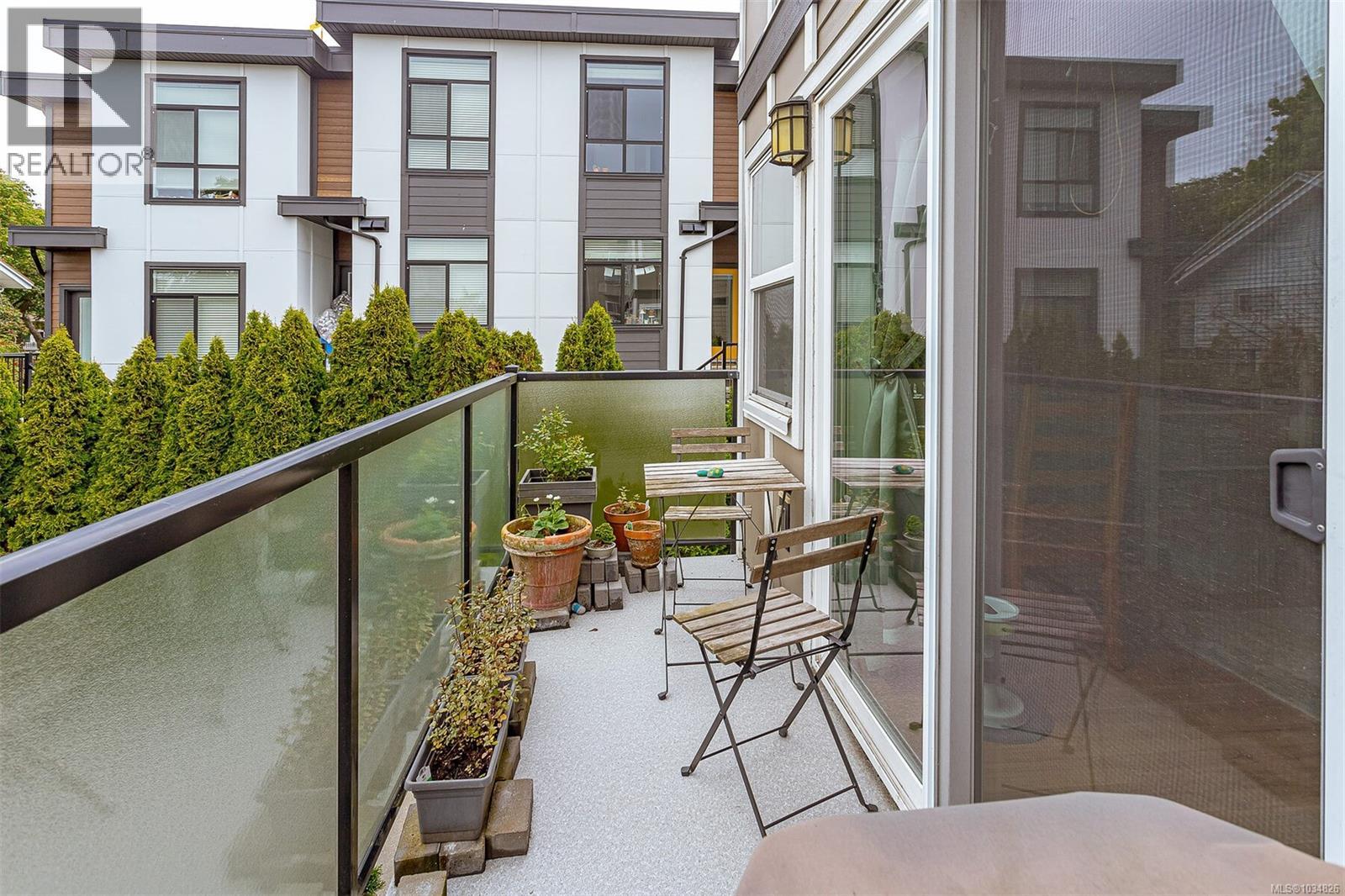 1-5 1044 Hillside Ave, Victoria, British Columbia  V8T 2A5 - Photo 52 - 1034826