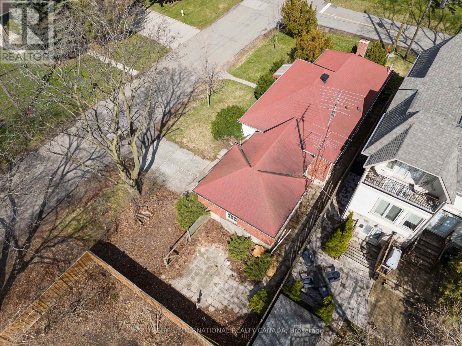 47 Grenview Boulevard, Toronto, Ontario  M8Y 3R9 - Photo 15 - W13093226