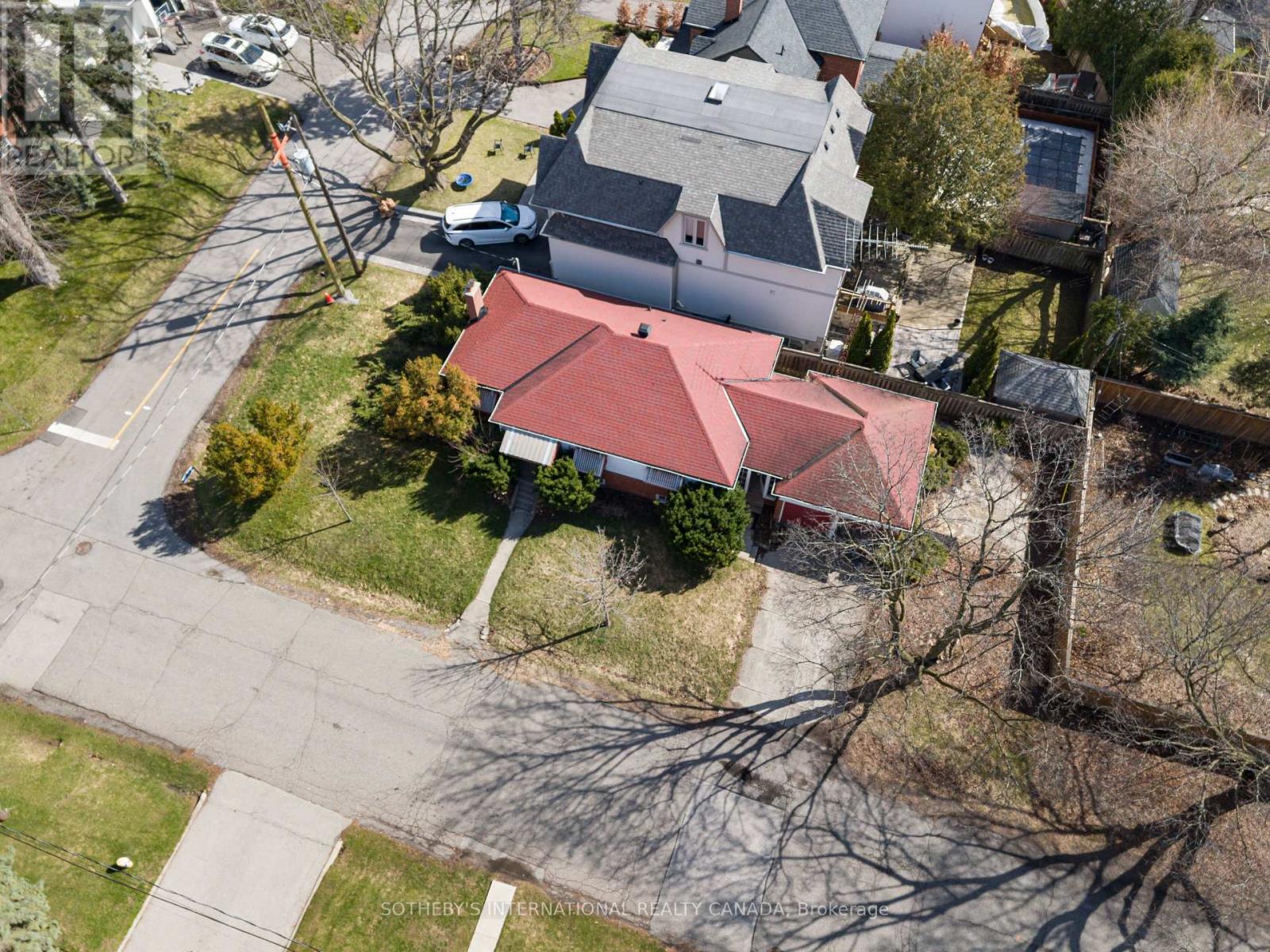 47 Grenview Boulevard, Toronto, Ontario  M8Y 3R9 - Photo 11 - W13093226