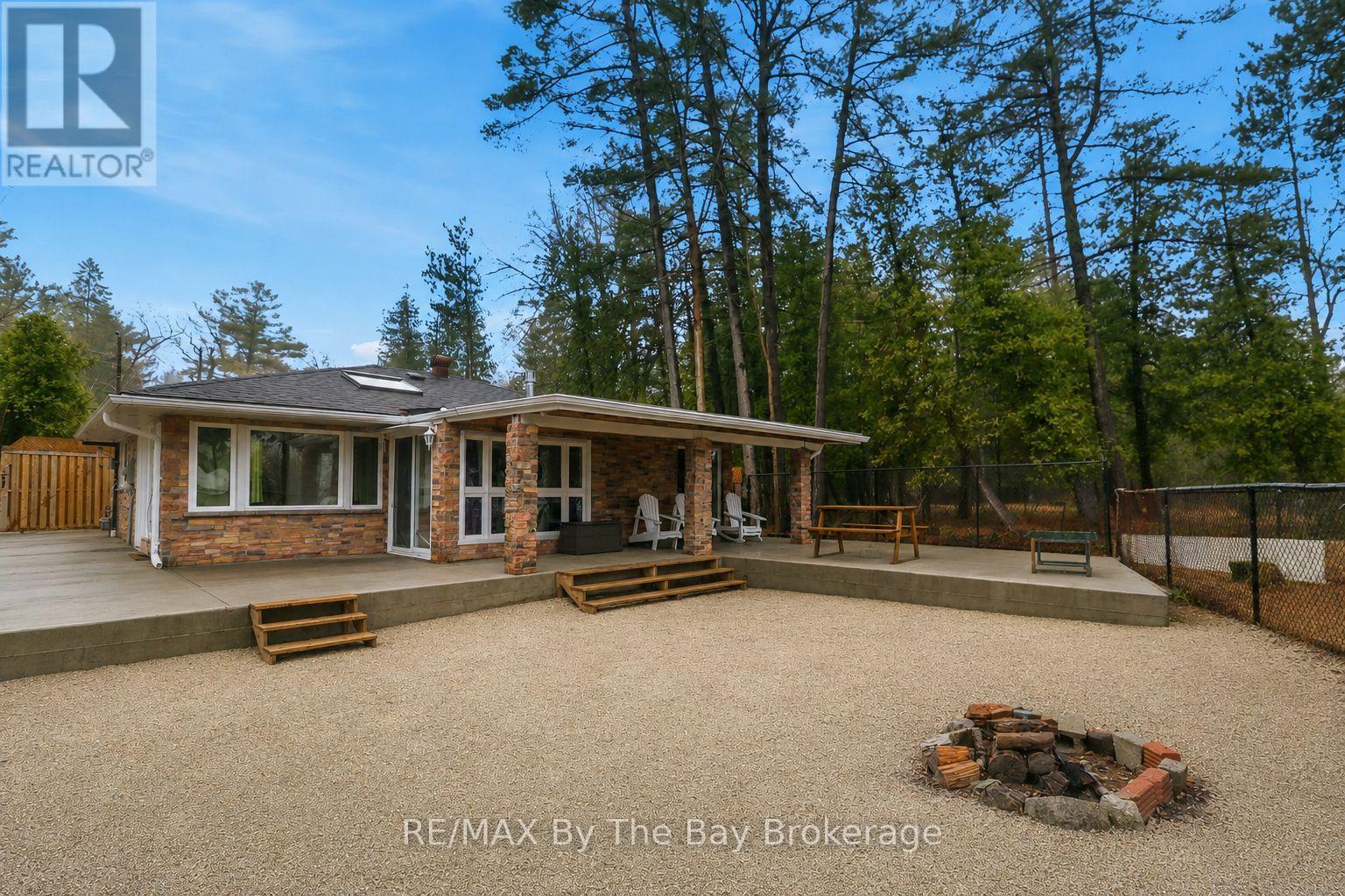 54 HOMEWOOD AVENUE, Wasaga Beach, Ontario
