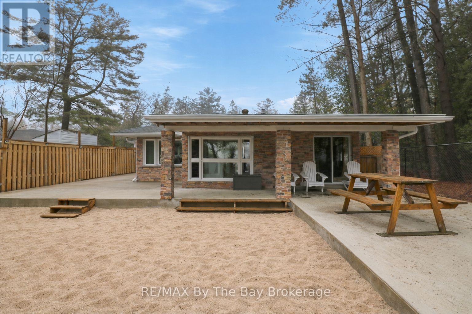 54 Homewood Avenue, Wasaga Beach, Ontario  L9Z 2M2 - Photo 9 - S13023508