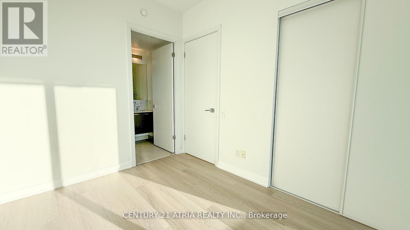 1805 - 57 St. Joseph Street, Toronto, Ontario  M5S 0C5 - Photo 18 - C12890306
