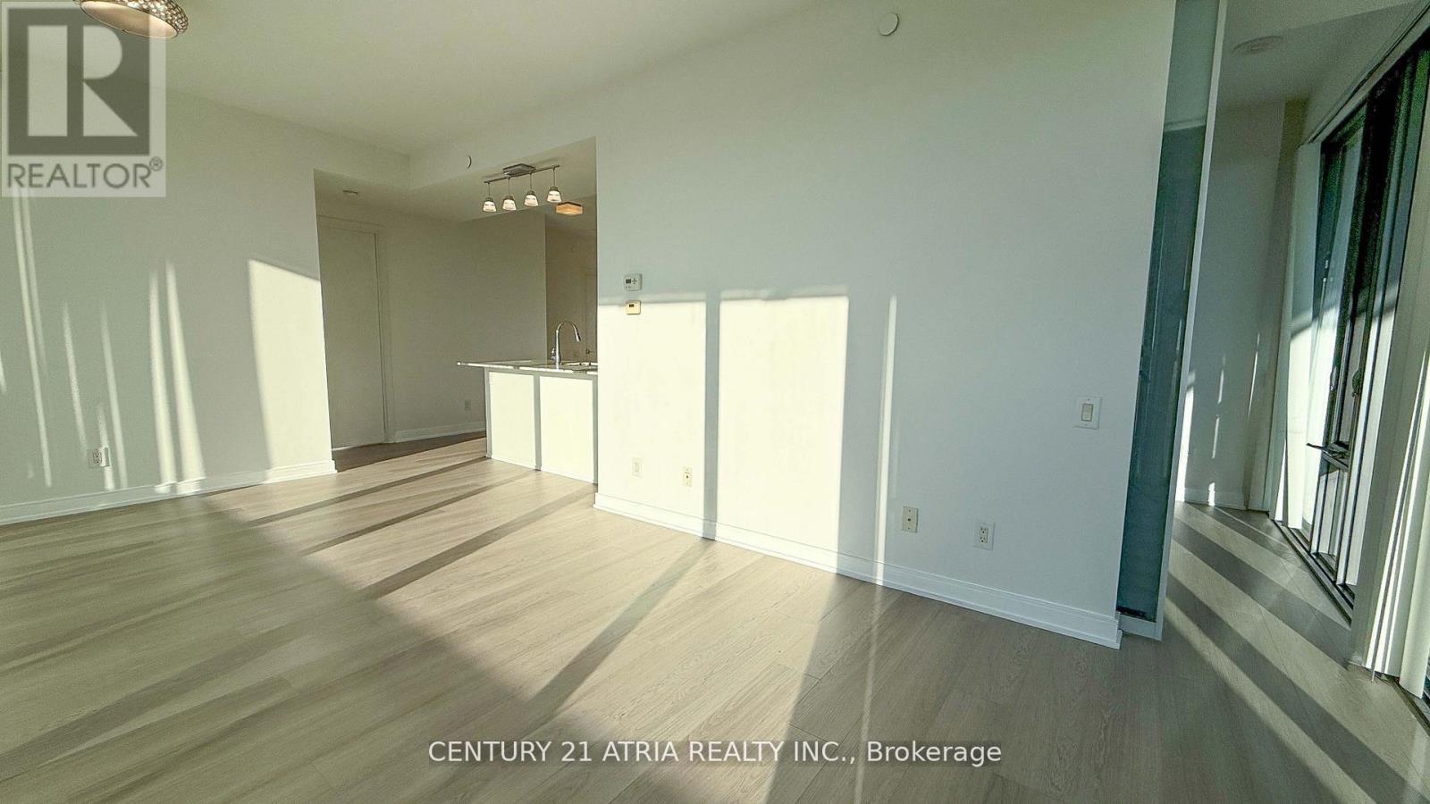1805 - 57 St. Joseph Street, Toronto, Ontario  M5S 0C5 - Photo 4 - C12890306