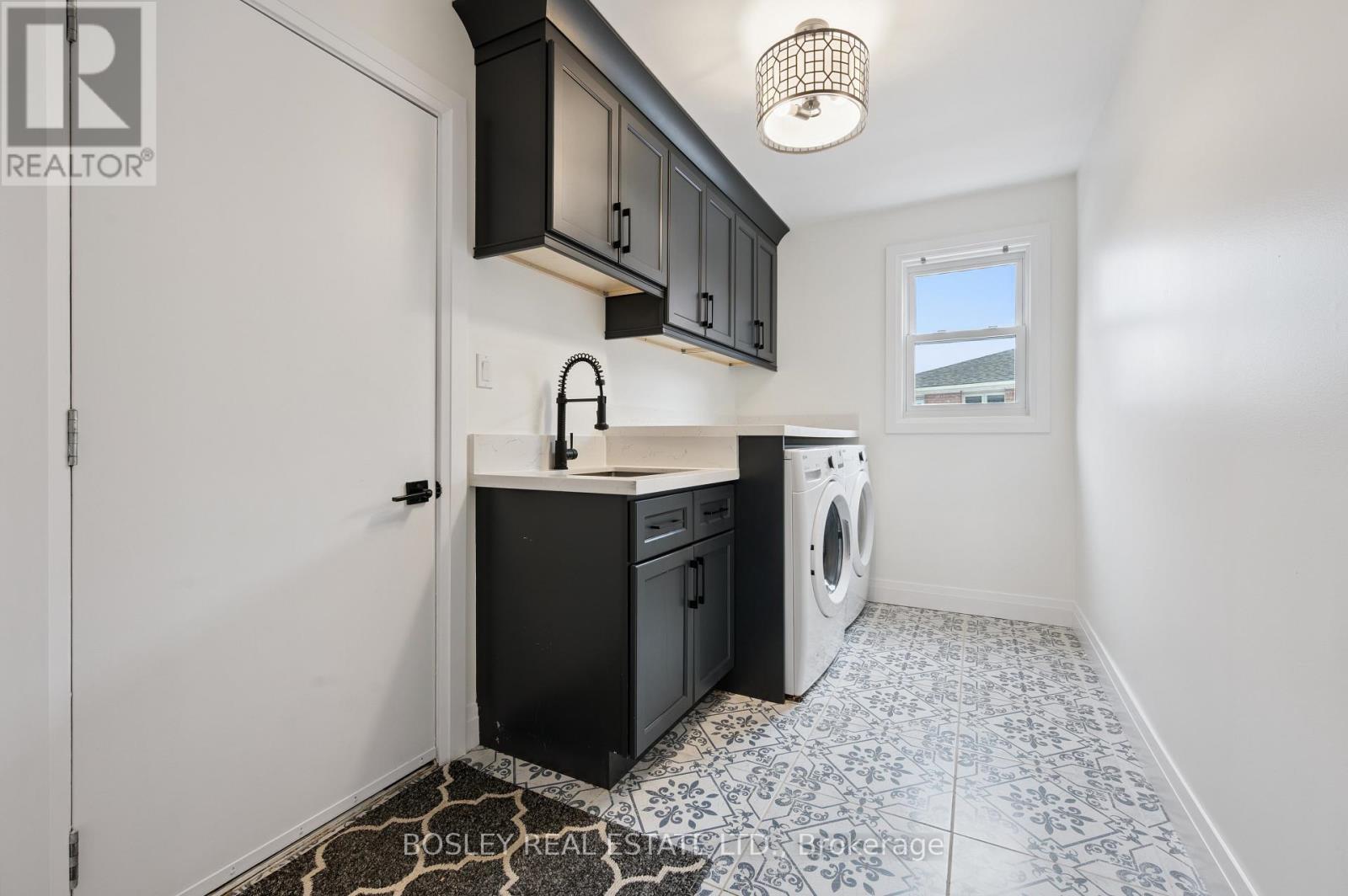 601 Sandringham Drive, Waterloo, Ontario  N2K 3L5 - Photo 14 - X12913666