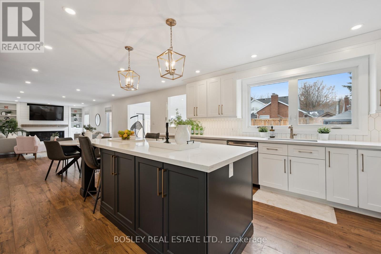 601 Sandringham Drive, Waterloo, Ontario  N2K 3L5 - Photo 4 - X12913666