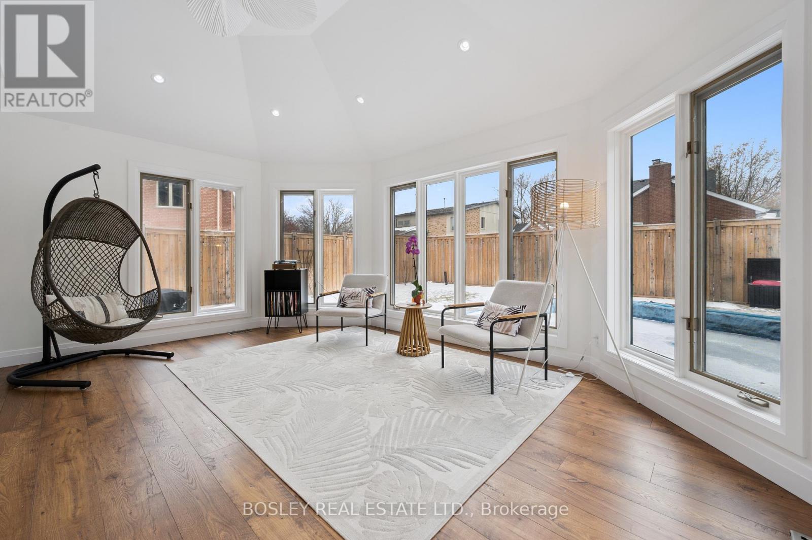 601 Sandringham Drive, Waterloo, Ontario  N2K 3L5 - Photo 9 - X12913666