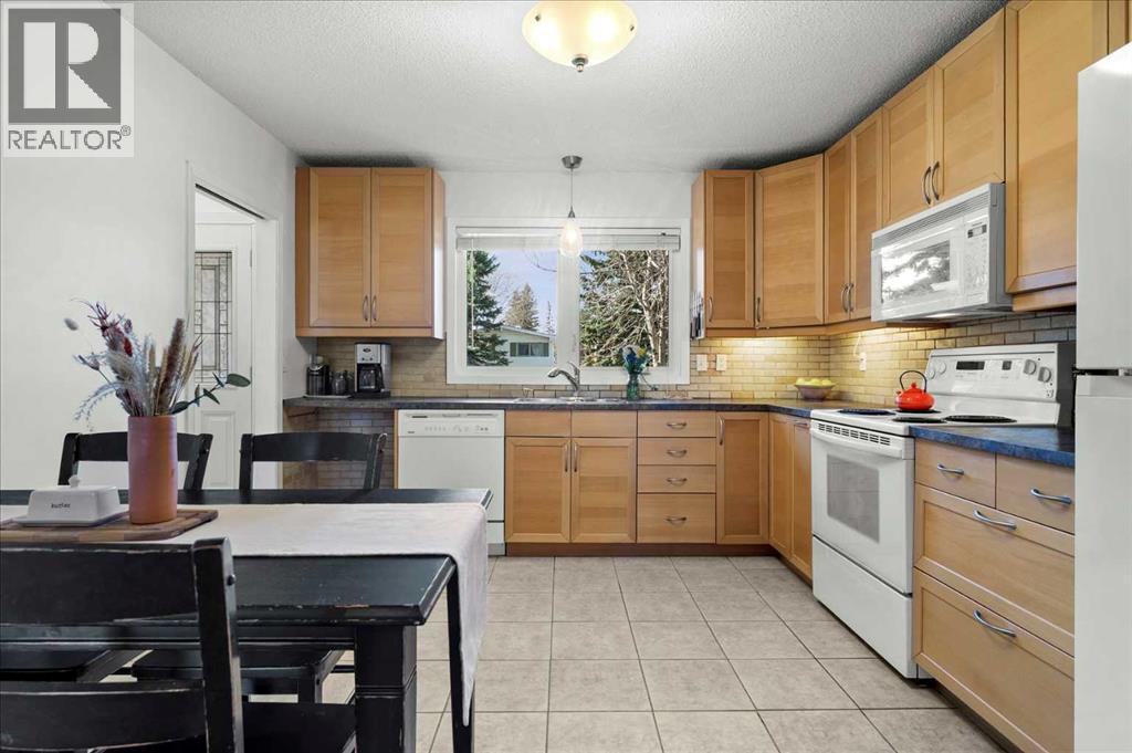 20 Brampton Crescent Sw, Calgary, Alberta  T2W 0Y4 - Photo 12 - A2308810