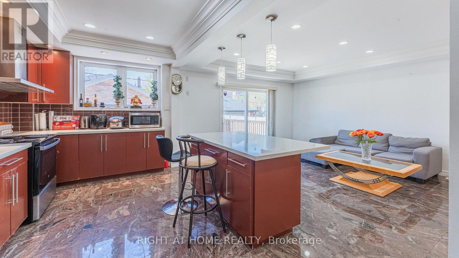 18 Rusholme Road, Toronto, Ontario  M6J 3H4 - Photo 13 - C13093750