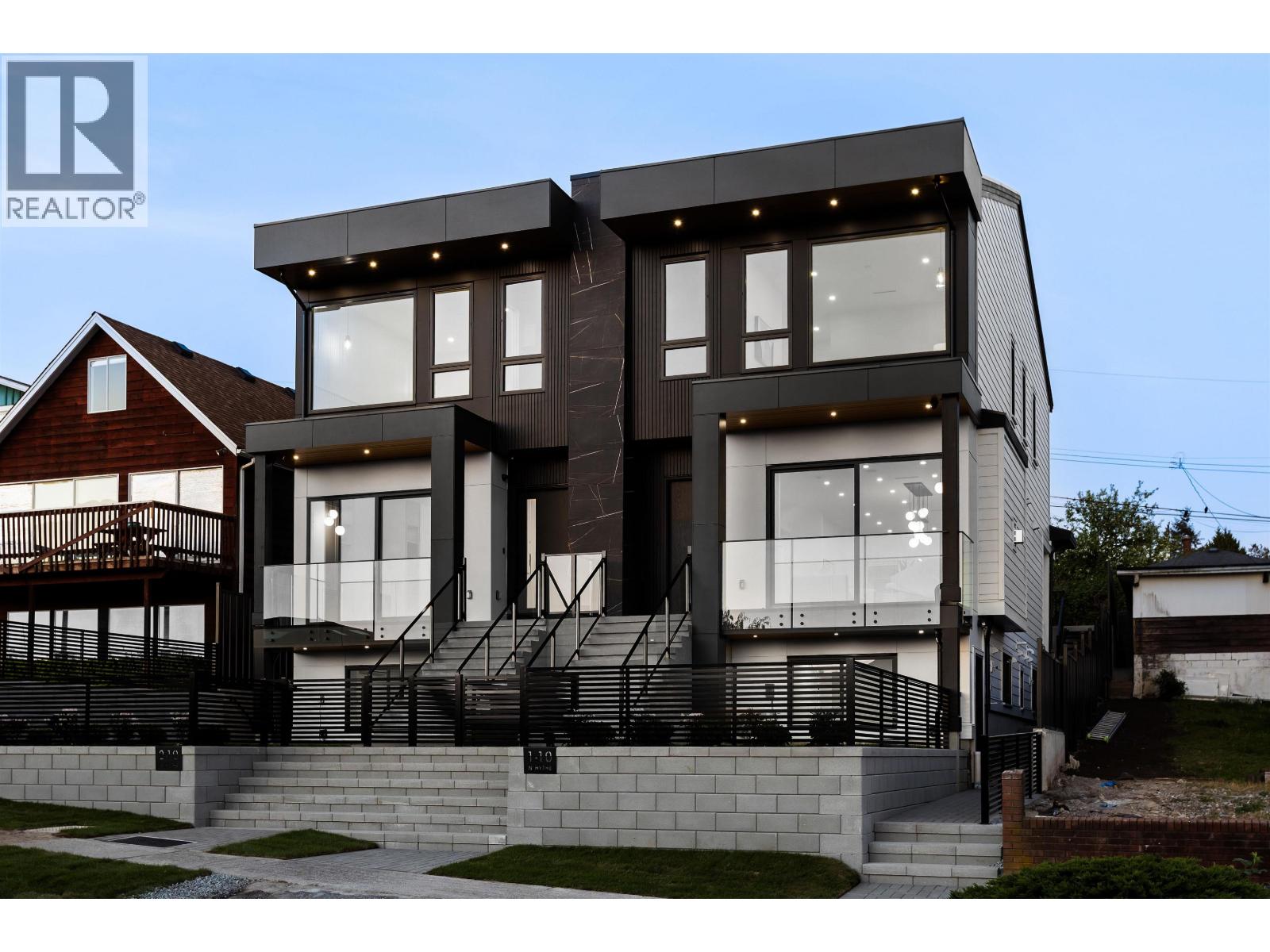 2 10 N Hythe Avenue, Burnaby, British Columbia  V5B 1G4 - Photo 2 - R3120652