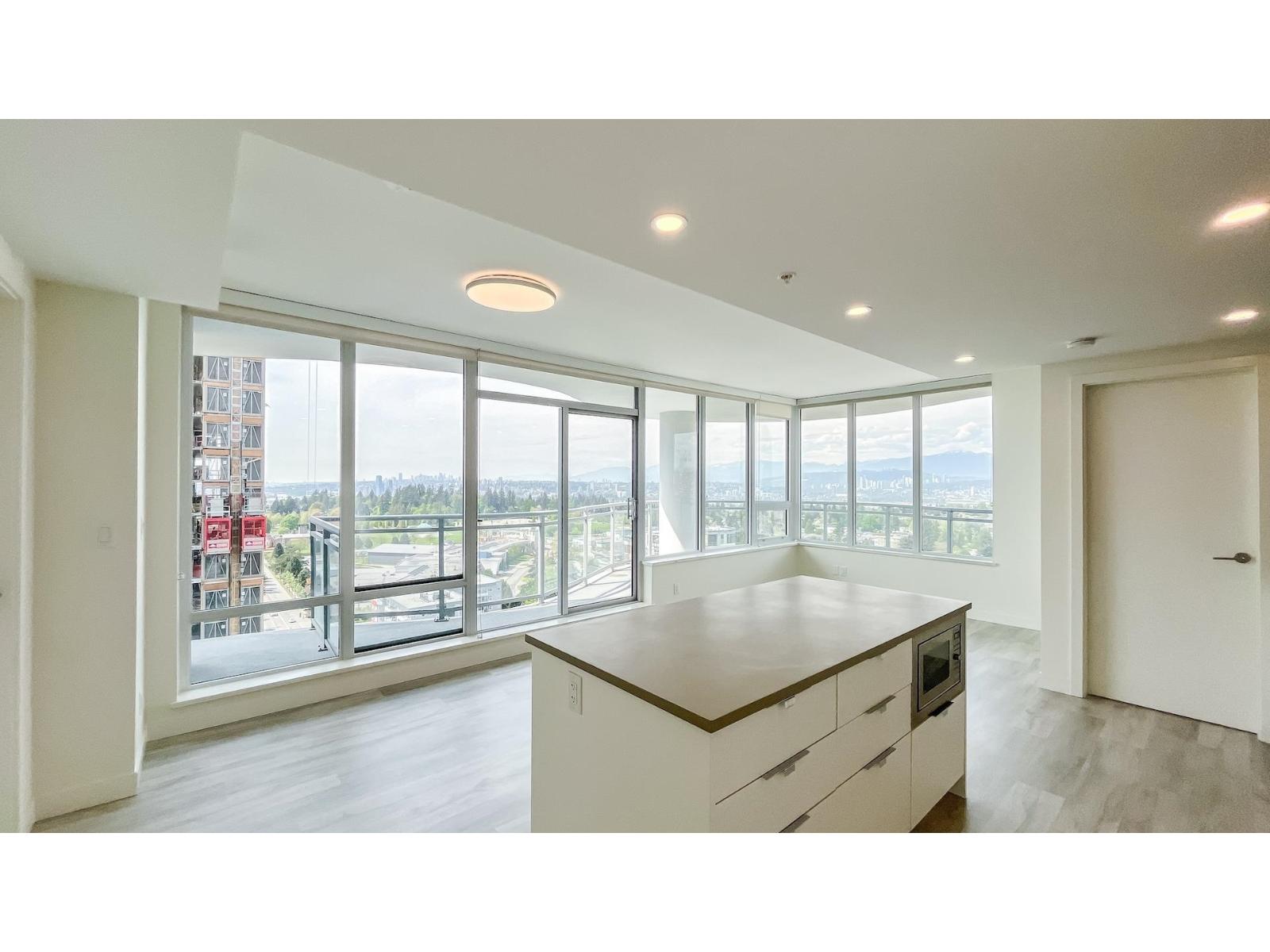 2001 13318 104 AVENUE, Surrey, British Columbia