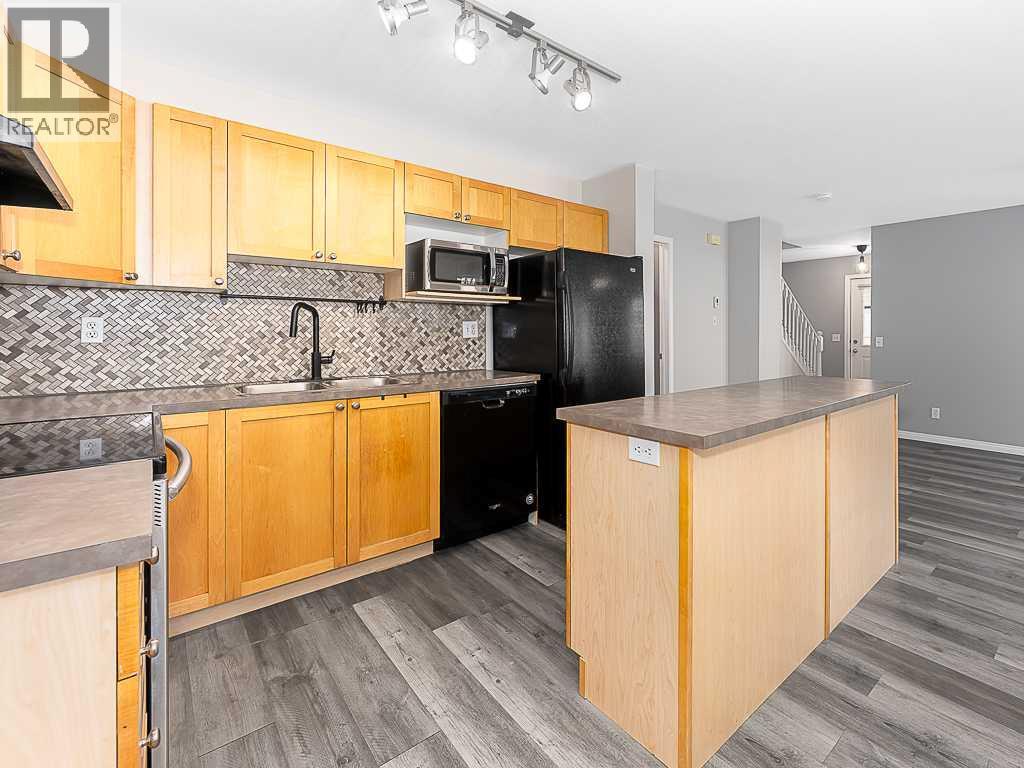 172 Simcoe Place Sw, Calgary, Alberta  T3H 4T7 - Photo 7 - A2306968