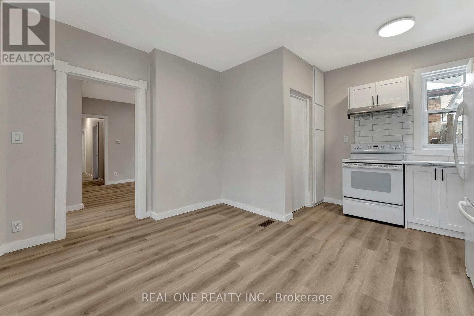 Main Floor - 162 Darling Street, Brantford, Ontario  N3S 3W6 - Photo 4 - X13071558