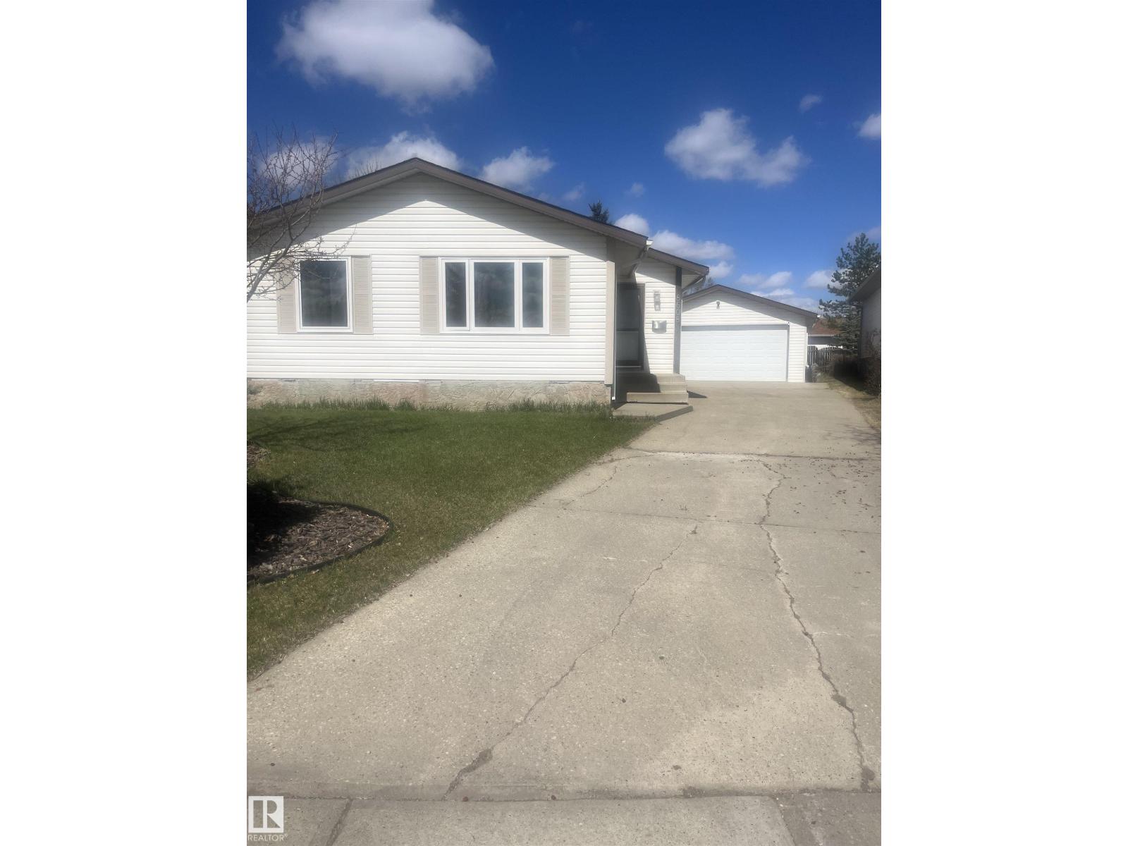 8608 103, morinville, Alberta