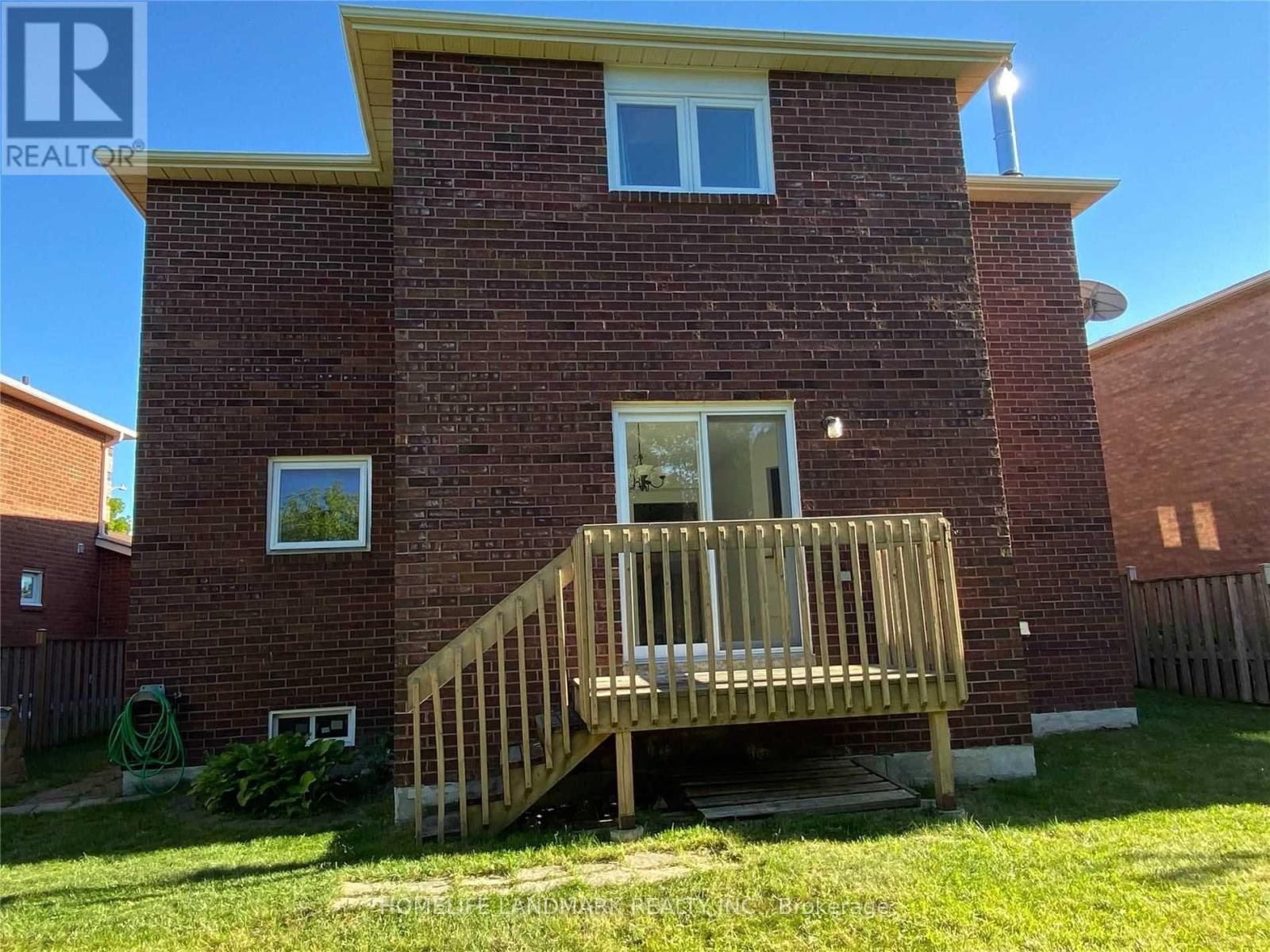 102 Bernard Avenue, Richmond Hill, Ontario  L4C 9Z5 - Photo 2 - N13093726