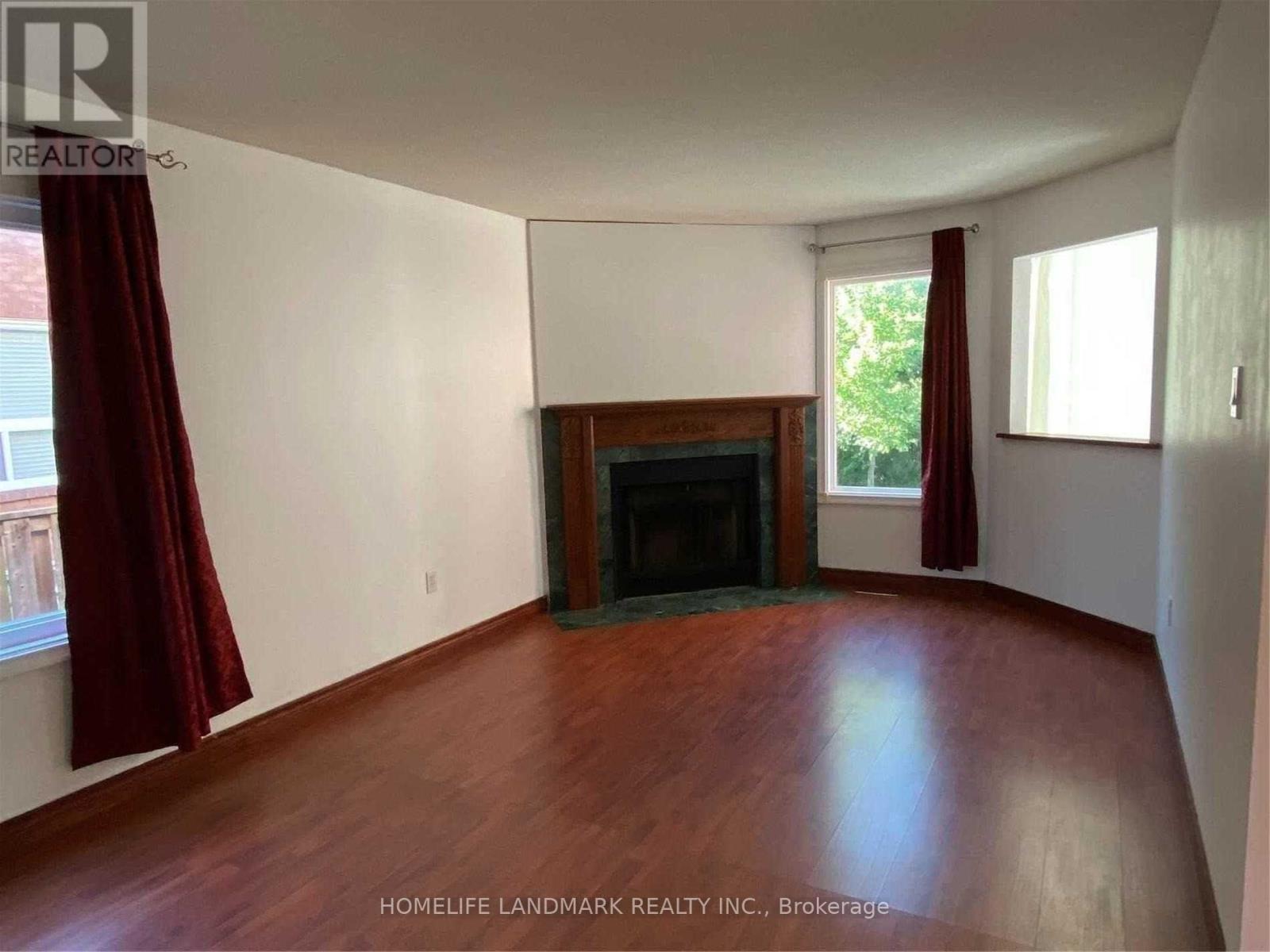 102 Bernard Avenue, Richmond Hill, Ontario  L4C 9Z5 - Photo 4 - N13093726