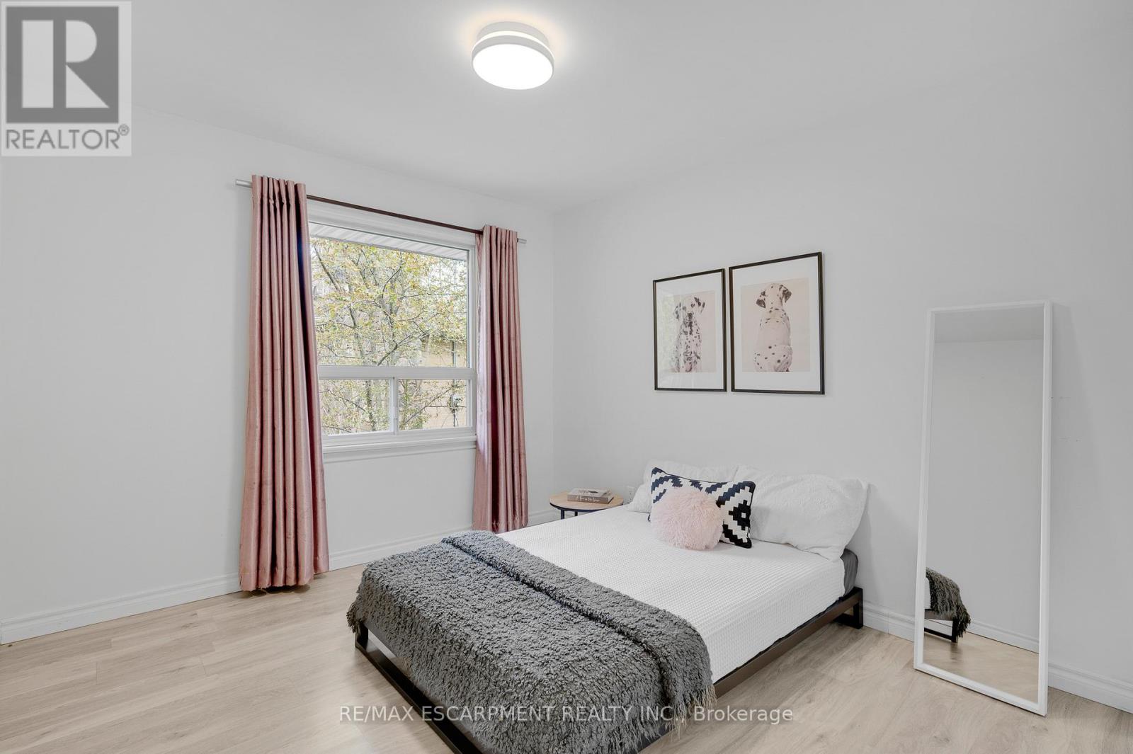 2076 Constance Drive, Oakville, Ontario  L6J 2V7 - Photo 12 - W13093744