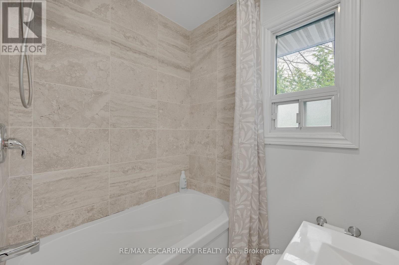 2076 Constance Drive, Oakville, Ontario  L6J 2V7 - Photo 17 - W13093744