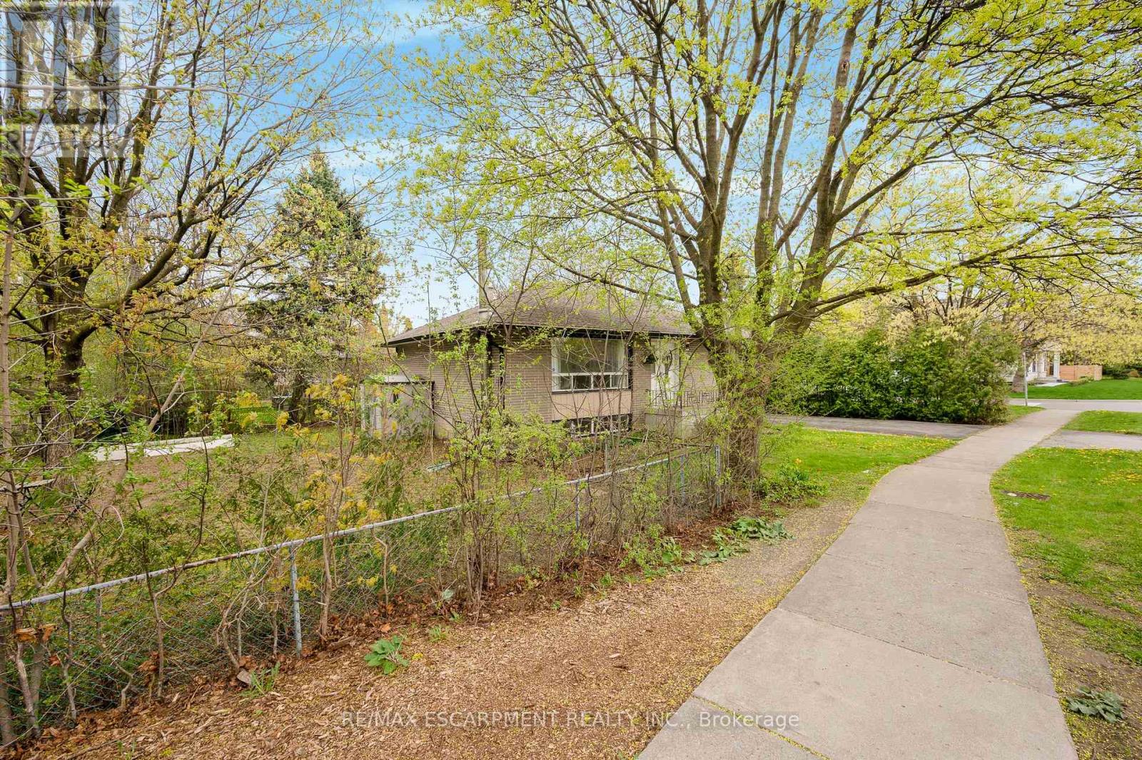 2076 Constance Drive, Oakville, Ontario  L6J 2V7 - Photo 34 - W13093744