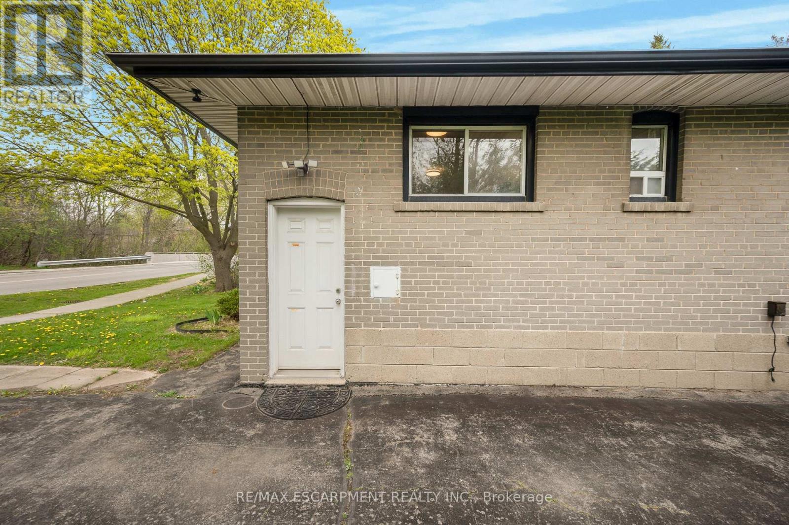 2076 Constance Drive, Oakville, Ontario  L6J 2V7 - Photo 4 - W13093744