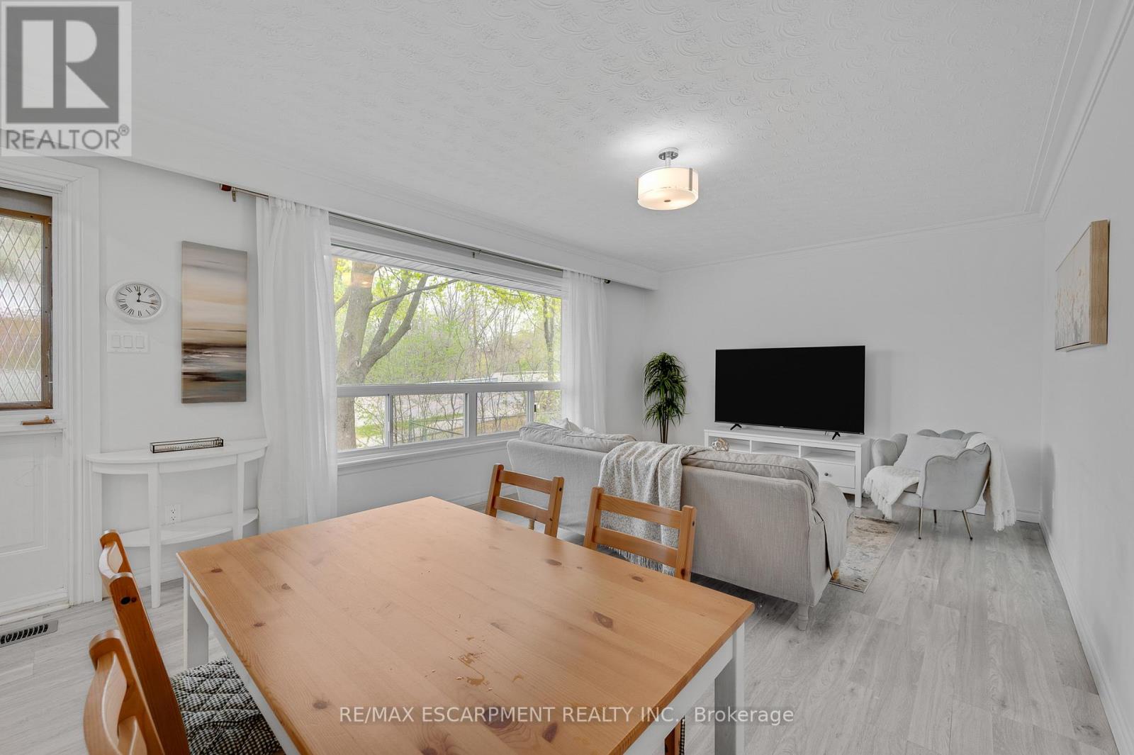 2076 Constance Drive, Oakville, Ontario  L6J 2V7 - Photo 7 - W13093744