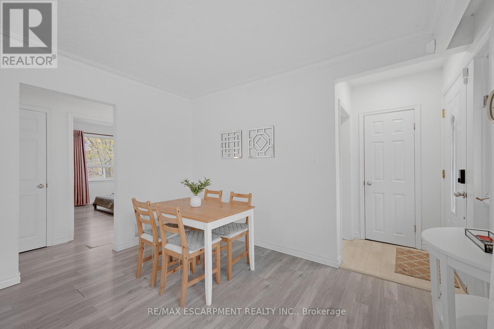 2076 Constance Drive, Oakville, Ontario  L6J 2V7 - Photo 9 - W13093744