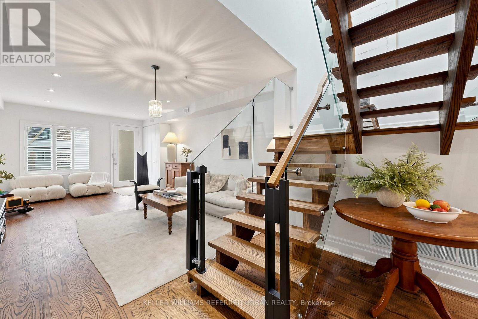 150 Rhodes Avenue, Toronto, Ontario  M4L 3A1 - Photo 11 - E13059478