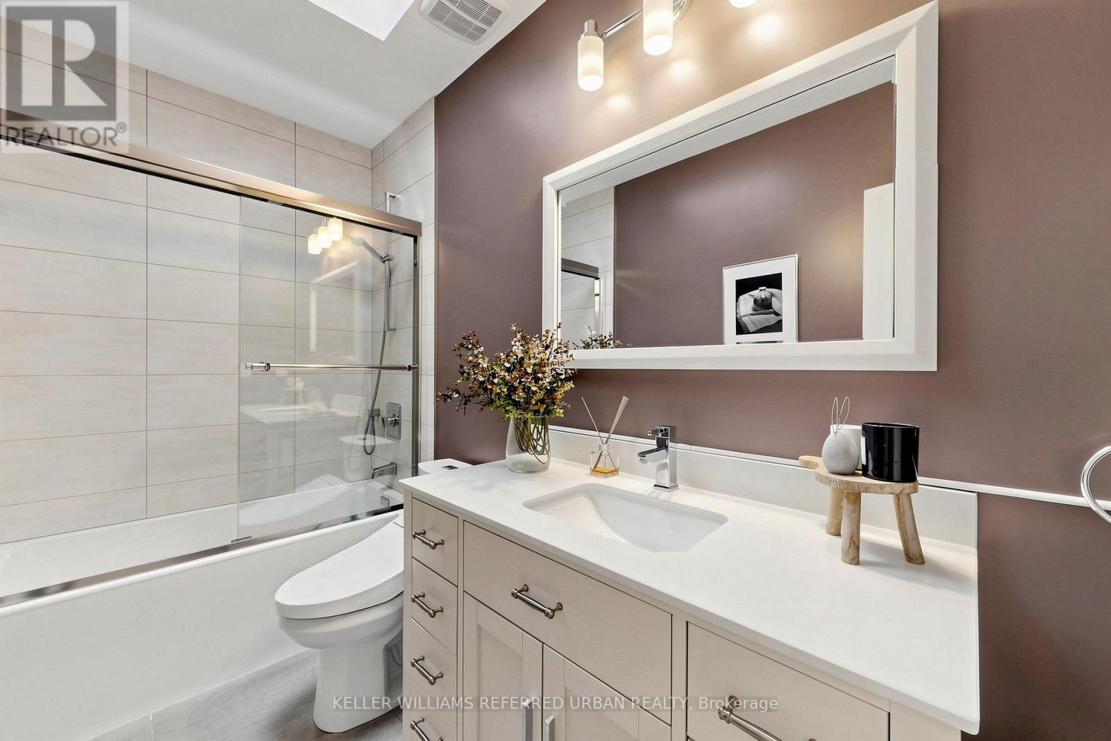 150 Rhodes Avenue, Toronto, Ontario  M4L 3A1 - Photo 22 - E13059478
