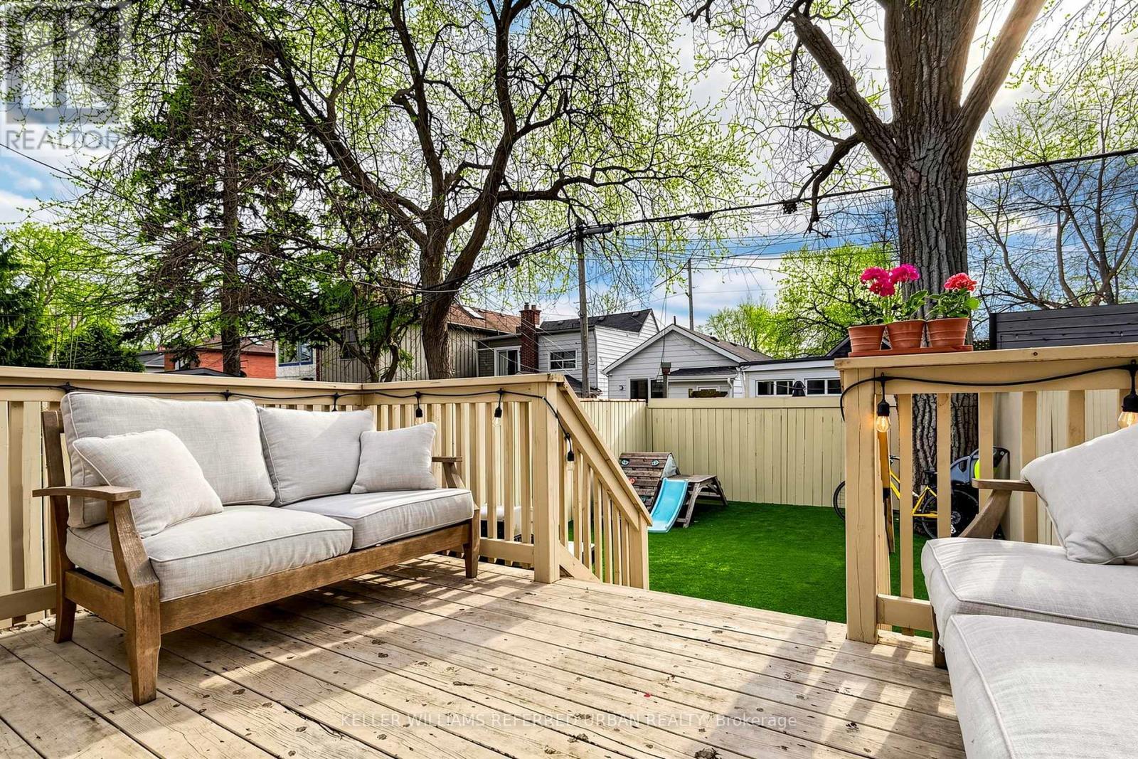 150 Rhodes Avenue, Toronto, Ontario  M4L 3A1 - Photo 31 - E13059478