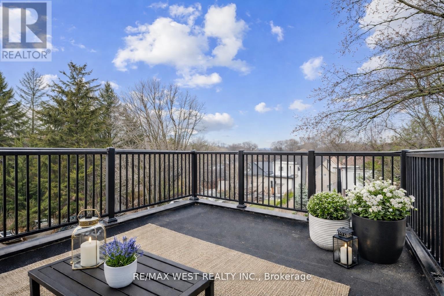 201 Rhodes Avenue, Toronto, Ontario  M4L 3A2 - Photo 25 - E13091072