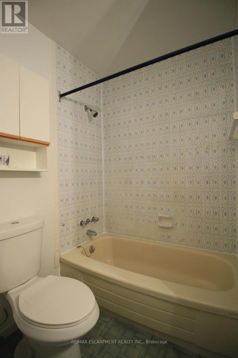 4 - 63 Fonthill Road, Hamilton, Ontario  L9C 6T1 - Photo 20 - X13093732