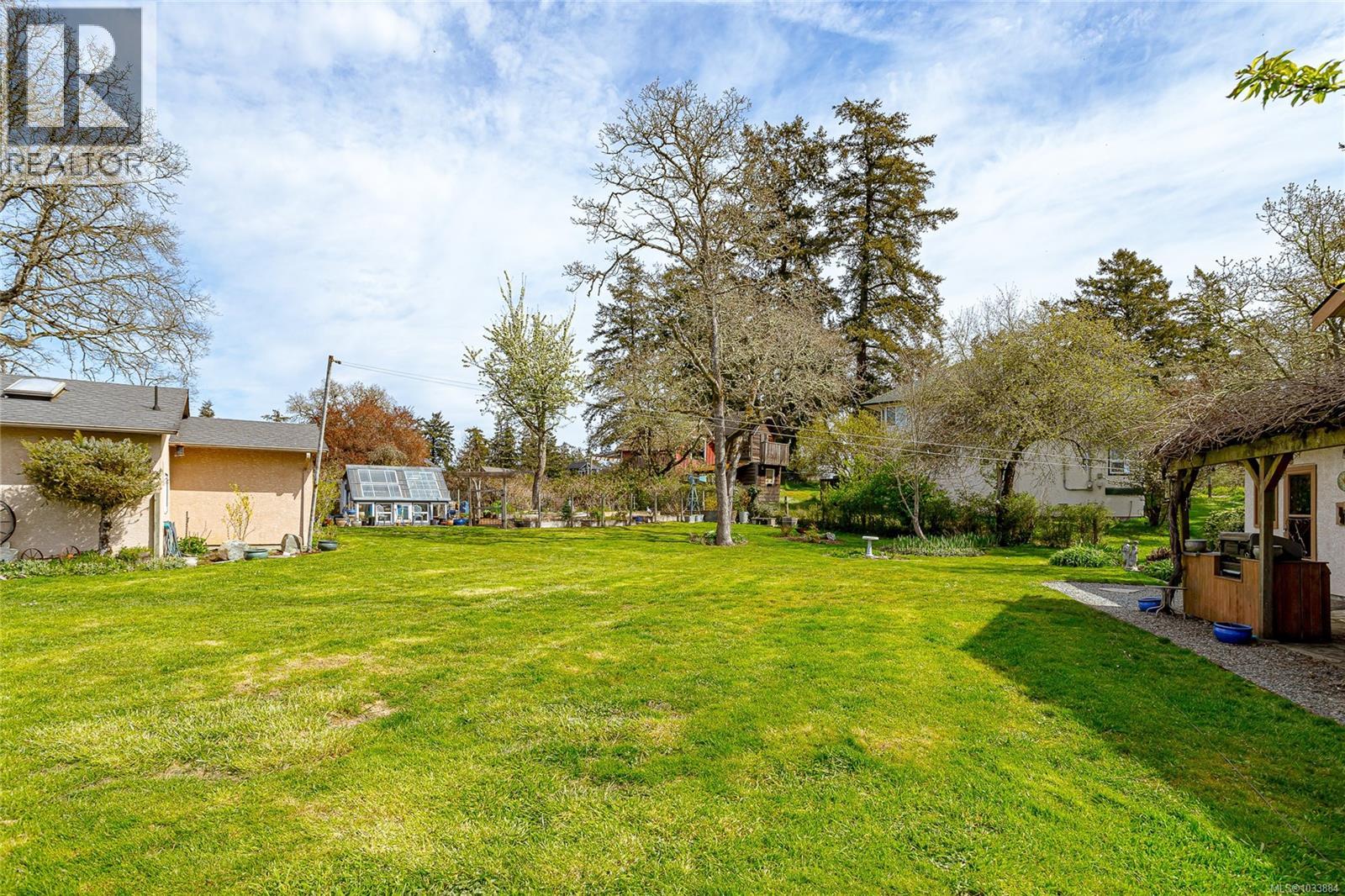 1670 Burnside Rd W, Saanich, British Columbia  V8X 3X3 - Photo 40 - 1033884