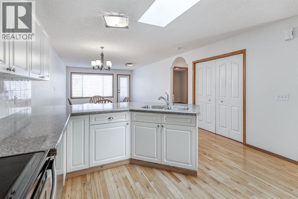 108 Quigley Close, Cochrane, Alberta  T4C 1S4 - Photo 8 - A2292444