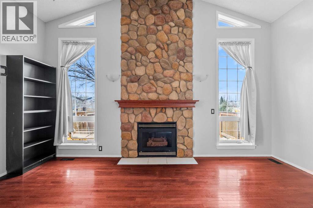 14700 Mt Mckenzie Drive Se, Calgary, Alberta  T2Z 2V1 - Photo 5 - A2306808