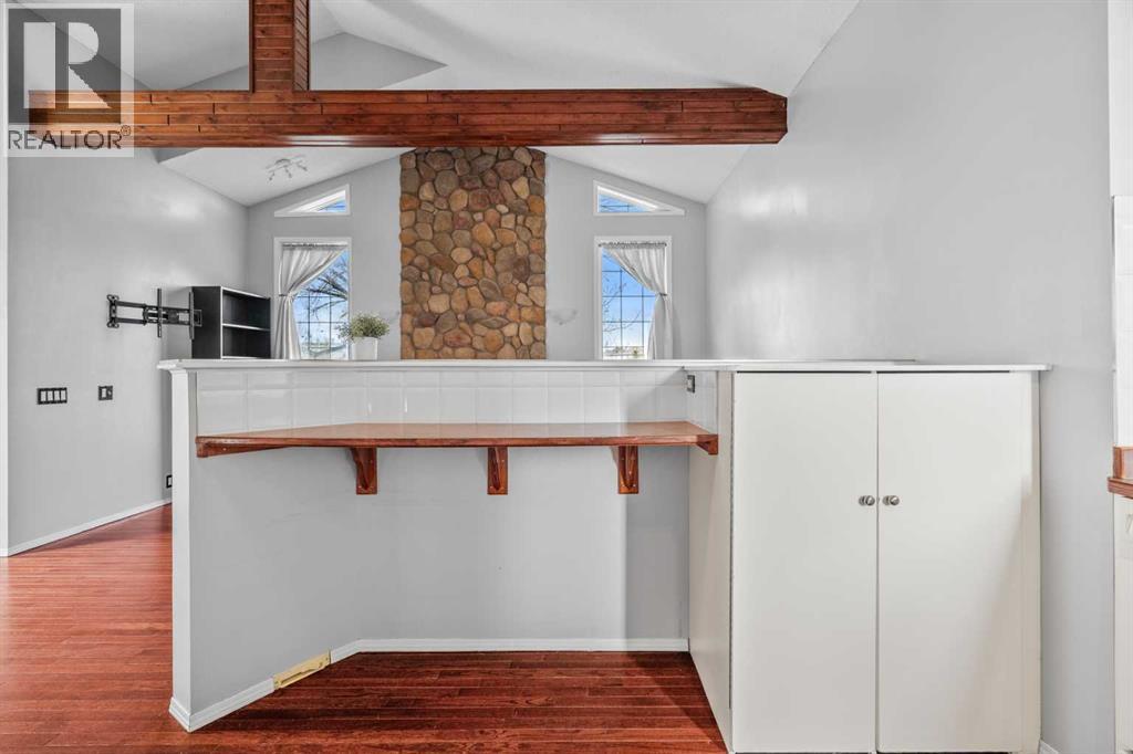 14700 Mt Mckenzie Drive Se, Calgary, Alberta  T2Z 2V1 - Photo 10 - A2306808